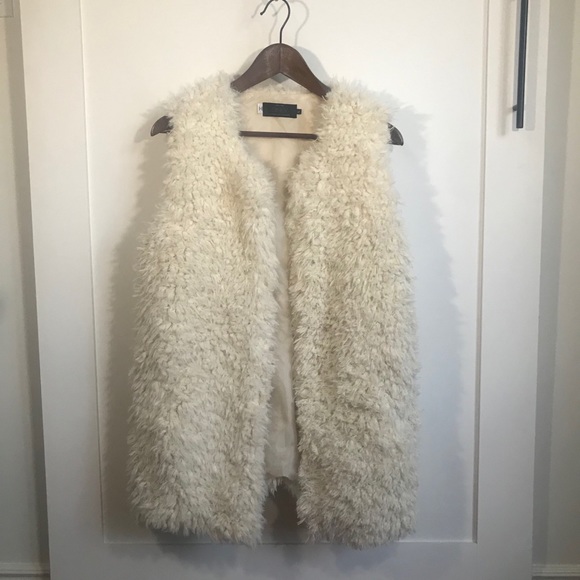 ONLY Cream and White Fur Vest - Picture 1 of 9